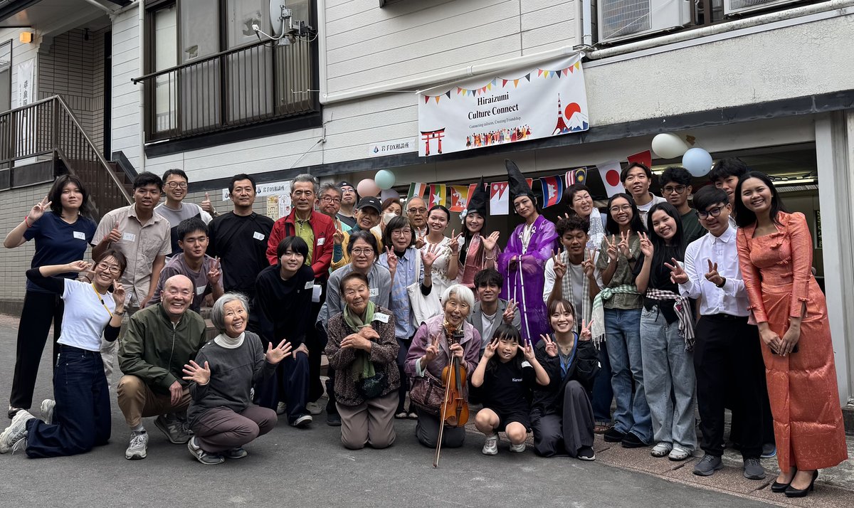 International students and local residents at a community culture exchange event